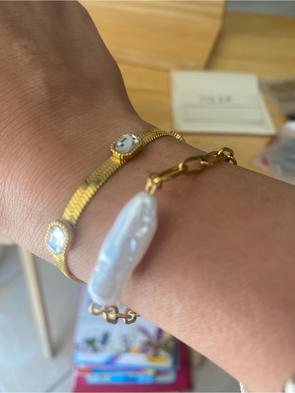 Slide amour Stainless gold Layer Gold Herringbone & Link Bracelet. NWT